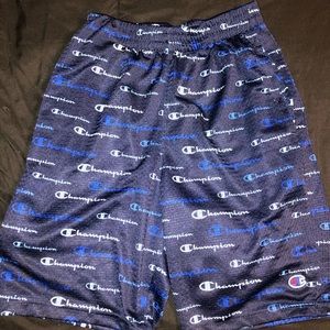 Boy champion shorts! Size L